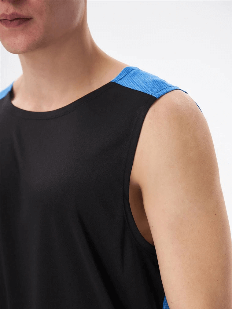 Men's breathable double color tank top in black and blue with O-neck, perfect for gym workouts and made of lightweight polyester.